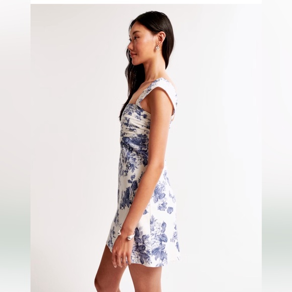 The A&F Emerson Cap Sleeve Mini Dress in White - Picture 2 of 5